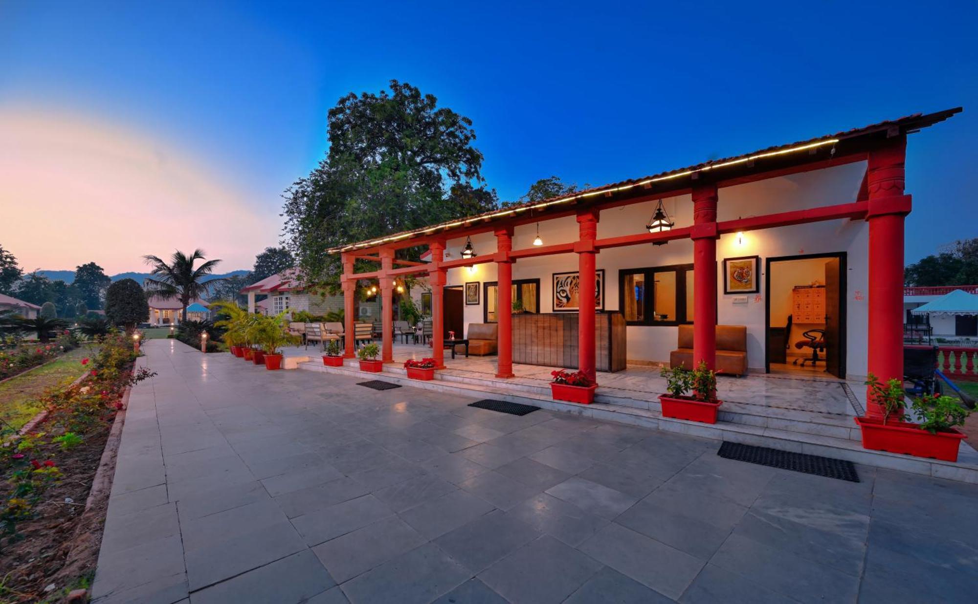 Tiger Den Resort Khilchīpur Extérieur photo