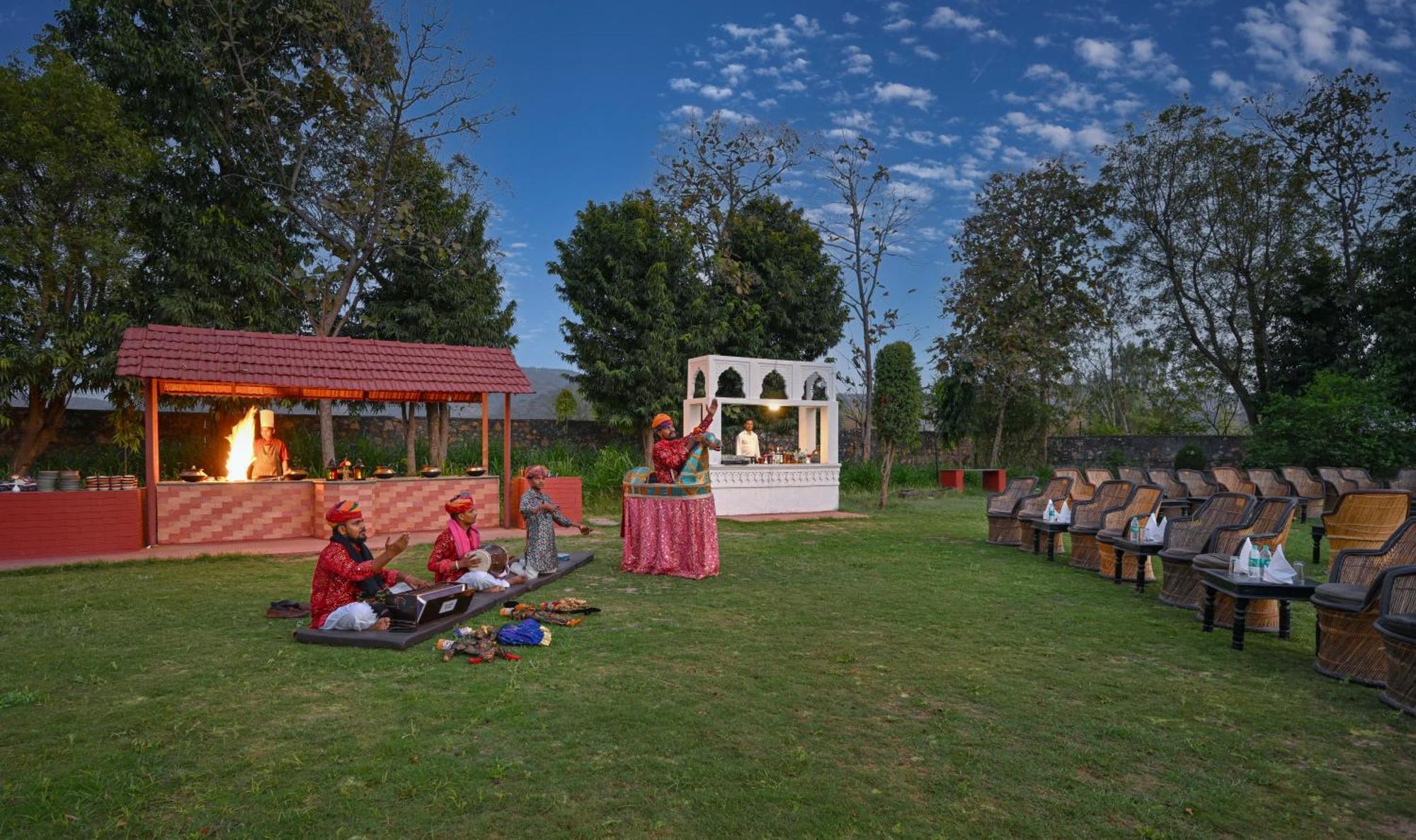 Tiger Den Resort Khilchīpur Extérieur photo